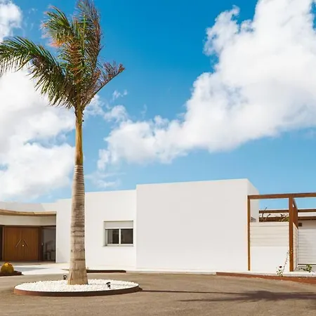 Villa Rampuan House An Extraordinary 7-bedroom In Fuerteventura Lajares